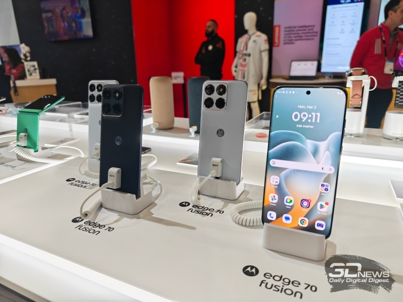 모토로라 에지 70 퓨전은 144Hz 주파수의 곡선형 디스플레이와 스냅드래곤 7S 젠 3 프로세서를 탑재했습니다
