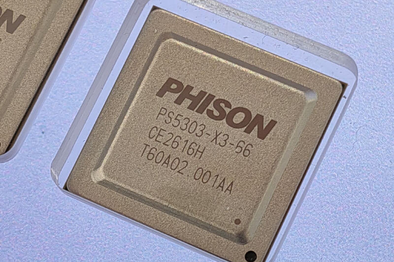 피신은 새로운 SSD PCIe 6.0 컨트롤러를 출시했고, 이를 기반으로 한 작동 중인 디스크를 시연합니다