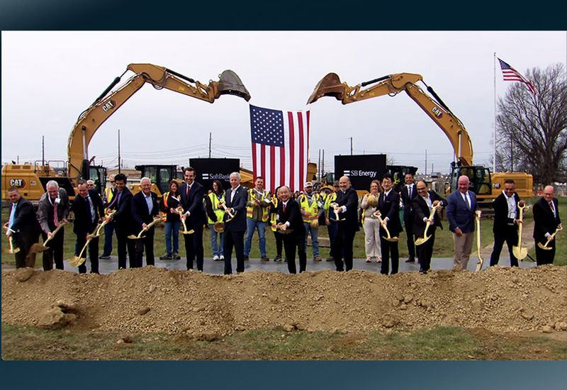 소프트뱅크는 인공지능을 핵심 성장 동력으로 삼으며 수십억 달러의 부채에 점점 더 깊이 빠져들고 있다