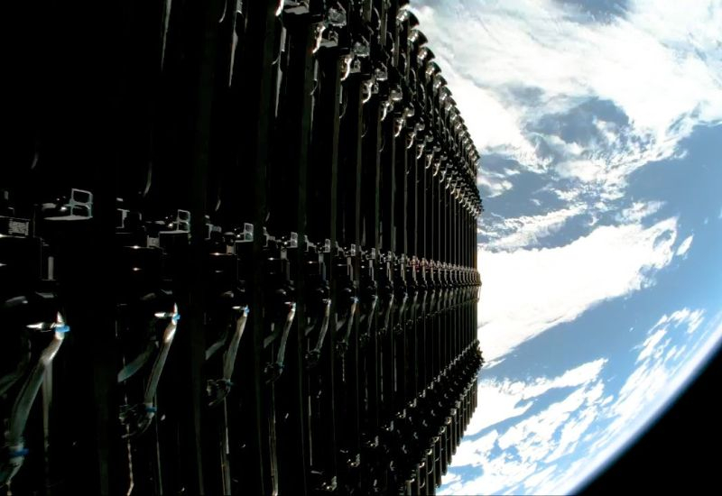 스페이스X와 블루오리진은 데이터 센터 클라우드에 대해 서로에게 FCC에 불만을 제기하며 갈등했다