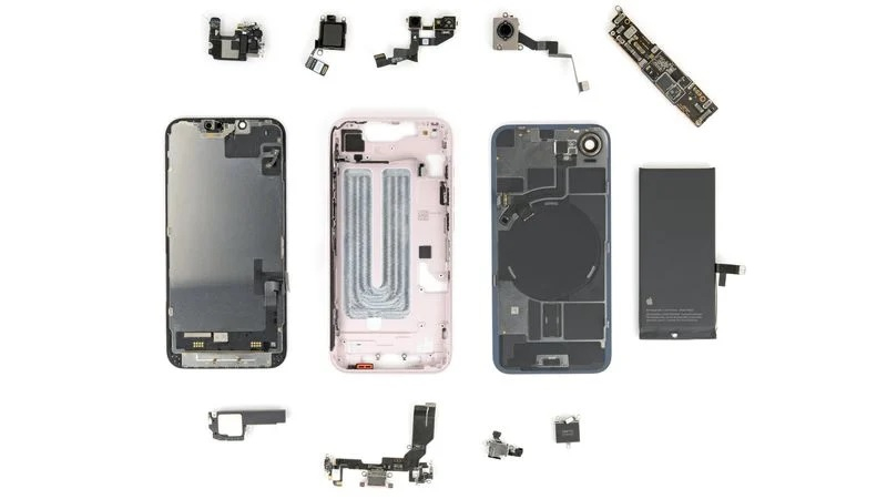 iFixit이 iPhone 17e를 폭로했습니다—MagSafe가 장착된 뒷면 덮개는 iPhone 16e에서도 작동합니다