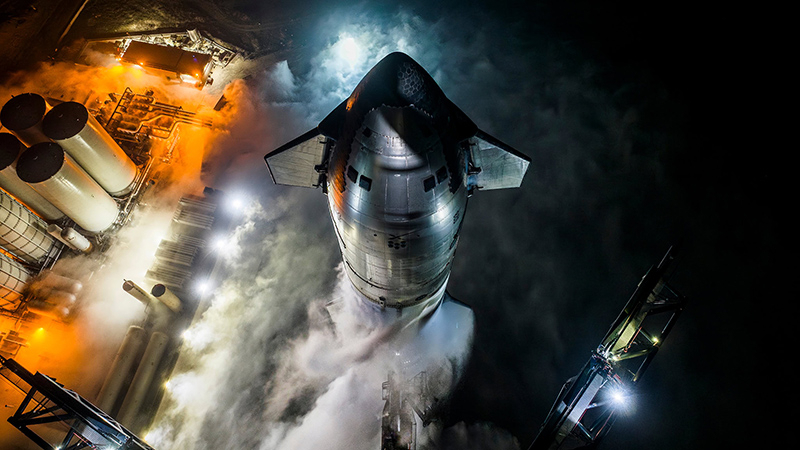 스타링크는 스페이스X의 주요 수익원이 되었으며, 위성 AI 장치부터 궤도 제어까지 성장 계획을 세우고 있다