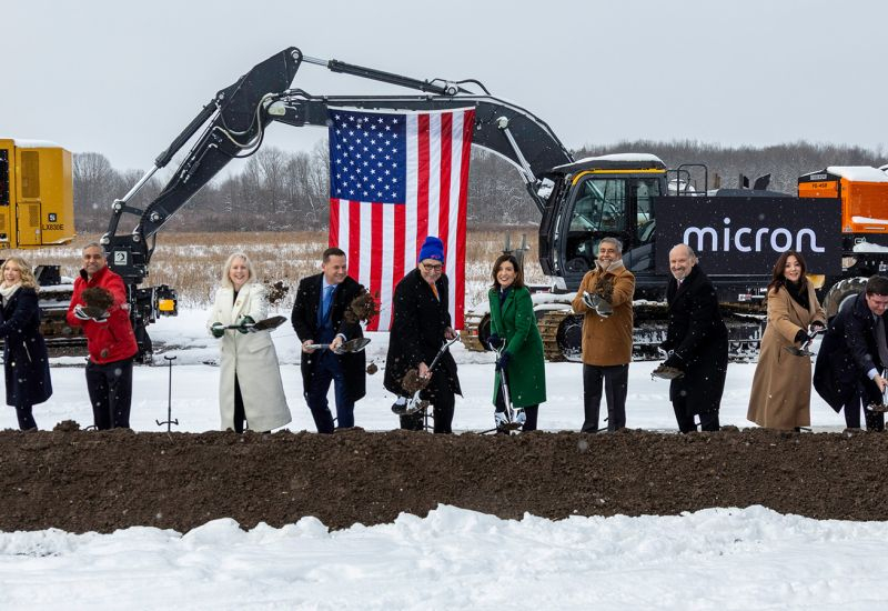 마이크론은 메모리 부족 문제를 해결하기 위해 자본 투자를 크게 늘릴 것을 약속했지만 투자자들은 회의적이다