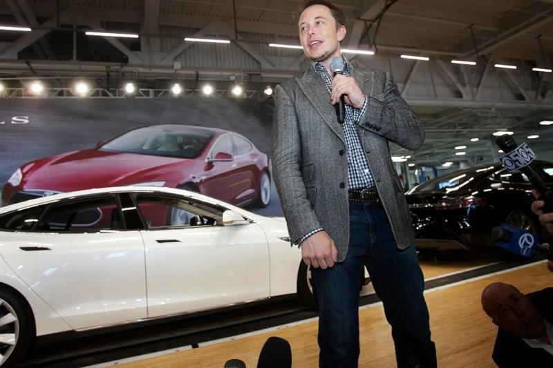 오픈AI는 일론 머스크가 1억 달러 사건에 대해 법적 "포위"를 만들었다고 비난합니다