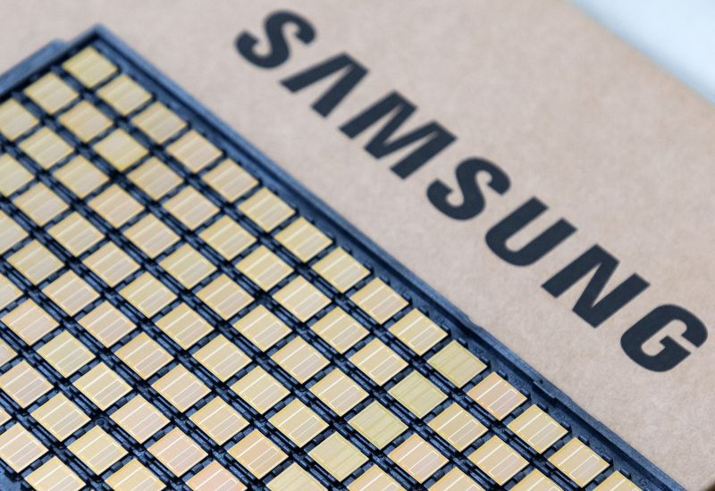 오픈AI는 삼성의 HBM4 메모리를 탑재한 최초의 AI 칩을 도입할 예정이며, TSMC는 3분기에 생산 시작을 계획하고 있습니다