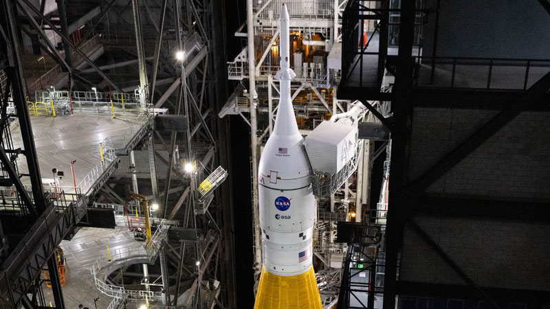 NASA는 유인 달 착륙을 위한 새로운 일정을 발표했습니다: 아르테미스 II 미션이 이제 확정되고 발사되었습니다.