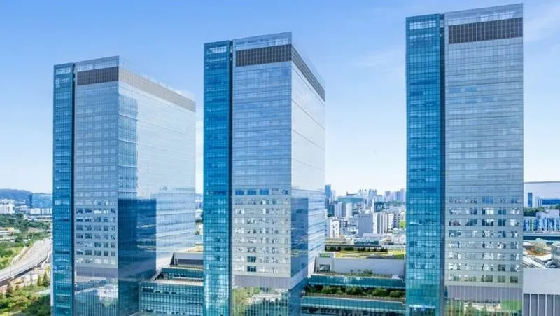 삼성은 경쟁자를 앞서 2월에 HBM4 메모리를 대량 공급하기 시작할 예정입니다