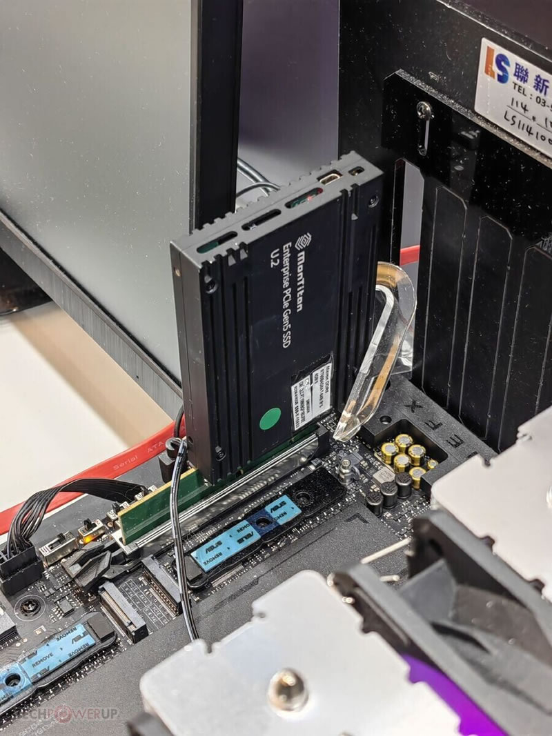 시리콘 모션은 PCIe 6.0 기반 SSD 컨트롤러를 출시했으며, 최대 28 GB/s의 속도를 달성합니다