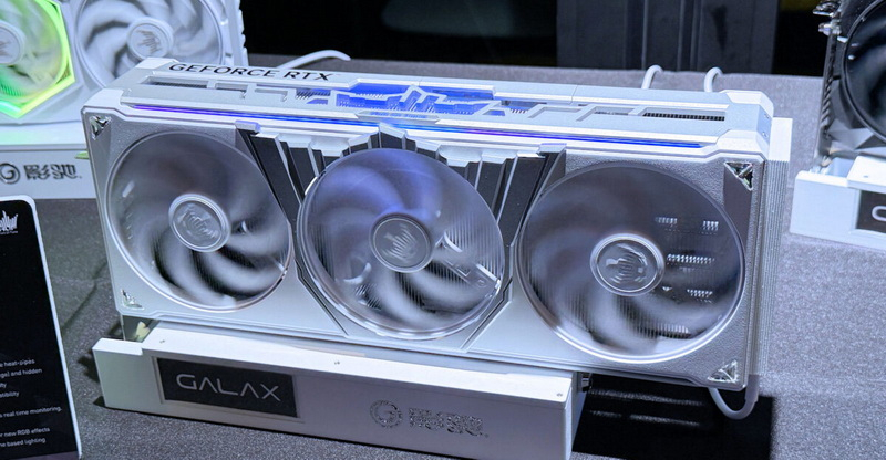 갤럭스는 네 개의 팬과 스와로브스키 크리스탈이 있는 GeForce RTX 6090 Hall of Fame 컨셉을 발표했습니다