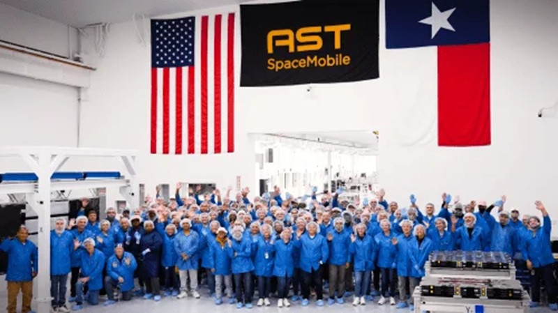 AST SpaceMobile는 스마트폰용 위성 인터넷을 거의 5배 가속화했습니다