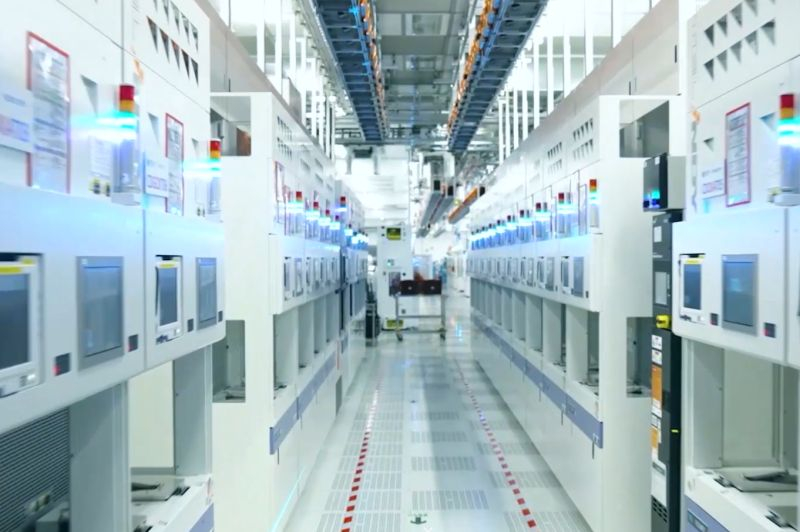 중국에서 7nm 마이크로칩 생산을 위한 두 번째 계약 공장이 개설됩니다