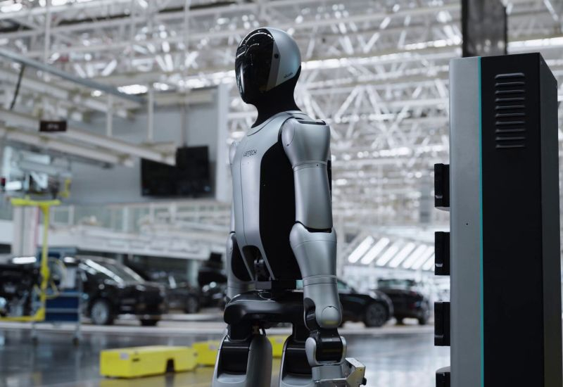 중국은 로봇 도입을 가속화하고 있다: 산업용 기계 생산이 1년 동안 31 % 증가했다.