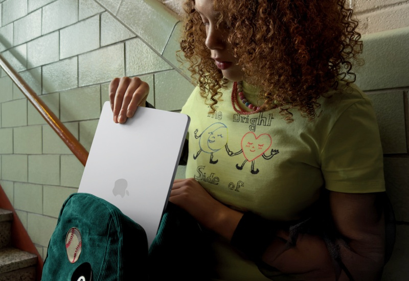 애플이 M5 기반의 MacBook Air를 출시하며 확장형 SSD 저장소와 Wi-Fi 7 지원을 추가합니다