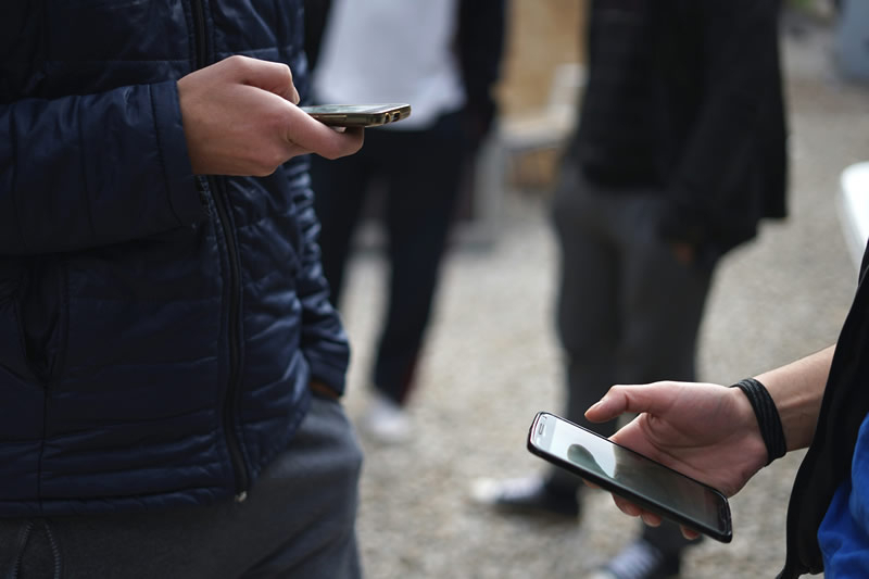 대부분의 젊은 호주인들은 제한에도 불구하고 소셜 미디어를 계속 사용합니다